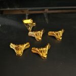 ارجل زوايا بلاستك