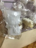 عروسه ايدها علي خدها