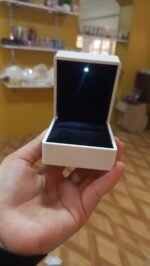 ⁦علبة شبكة جلد بإضاءة داخلية⁩ - الصورة ⁦2⁩